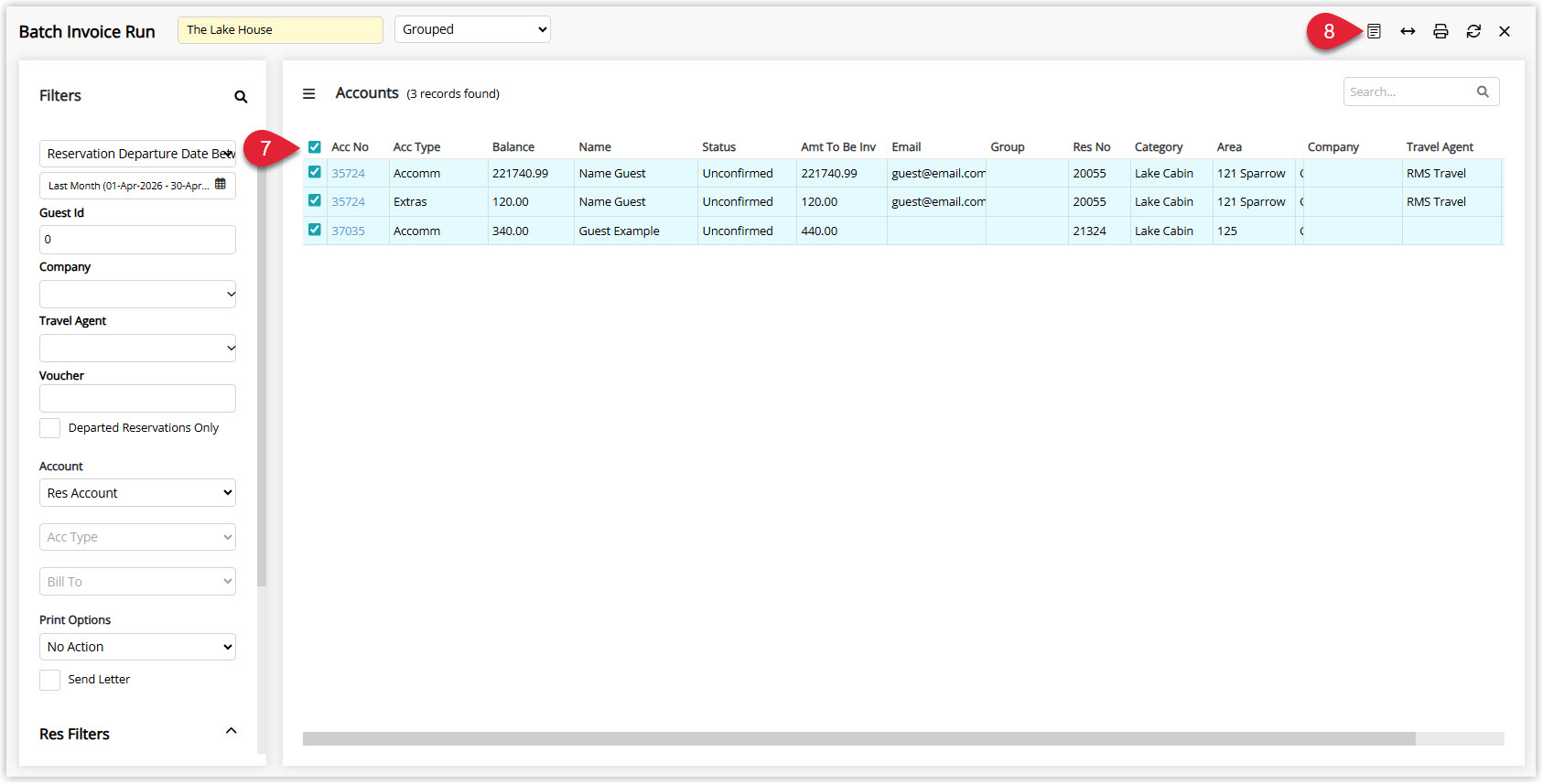 Annotated screenshot of the Batch Invoice Run screen in RMS showing the grouped accounts list with checkboxes and the create invoices icon